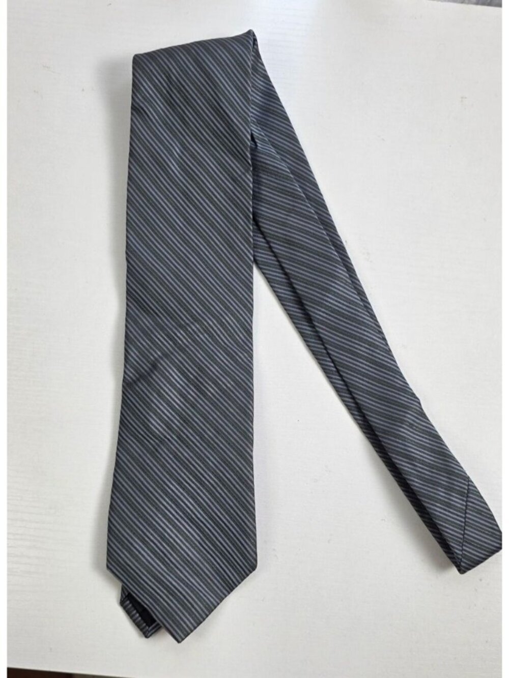 Calvin Klein Men's 100% Silk Necktie - Grey & Silver Diagonal Striped Pattern